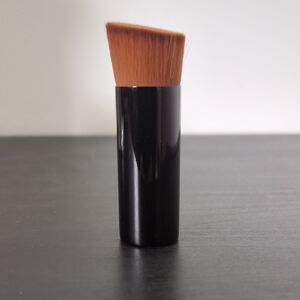 Chanel mini makeup brush